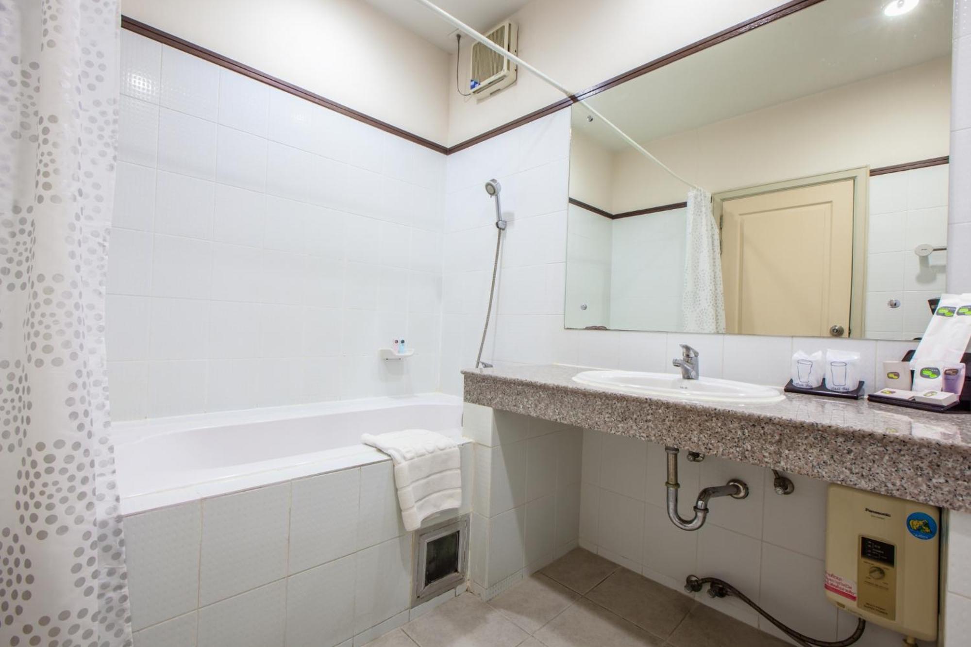Baiyoke Ciao Hotel Чиангмай Экстерьер фото